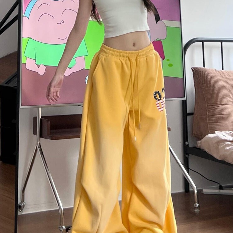 Sweet and Cool American-Style Yellow Printed Scimitar Sweatpants for Women, Spring and Summer Loose Fit, Slimming Drawstring Casual Wide-Leg Pants