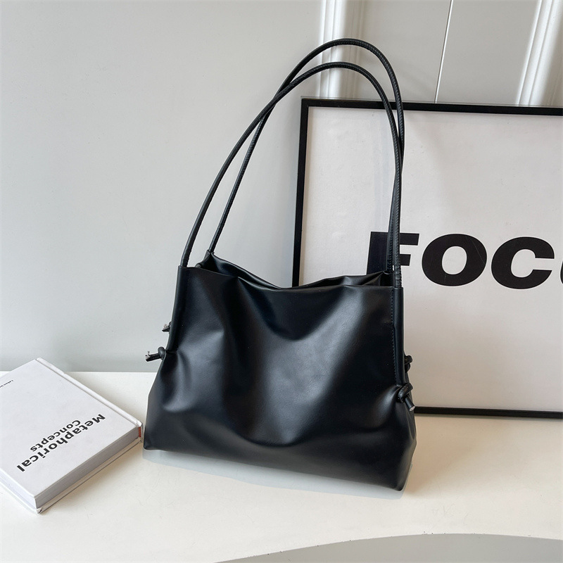 Primavera y verano bolsas populares de gran capacidad para mujeres 2024 nueva moda bolsas de hombro axilar de alta calidad bolsas de viaje