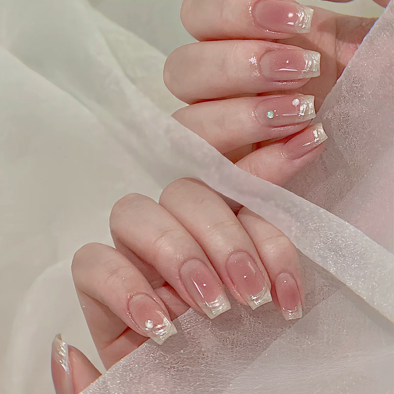 Xiaohongshu's Popular Wearable Nails Wholesale Autumn and Winter Short French Blush Manicure Nails Cat Eye Wearable Nails