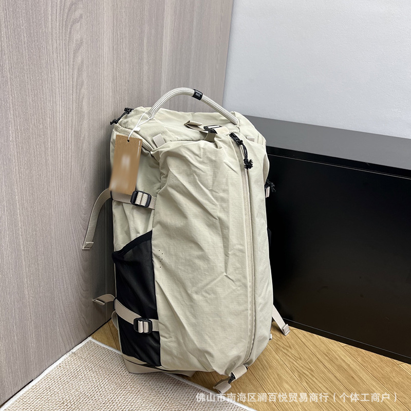 On Outdoor Large-Capacity Lightweight Backpack for Men and Women, One-Piece Dropshipping Cross-Border Supply