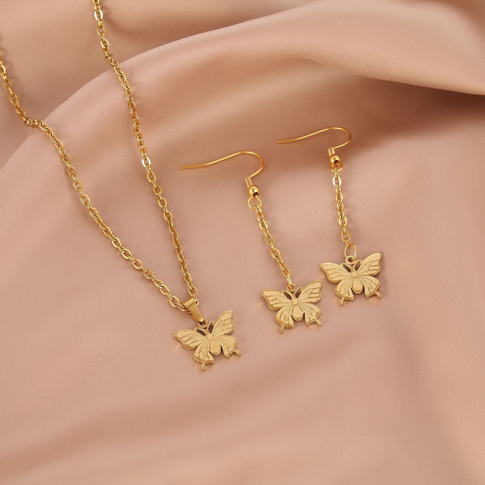 Fashion Butterfly Stainless Steel Plating Pendant Necklace