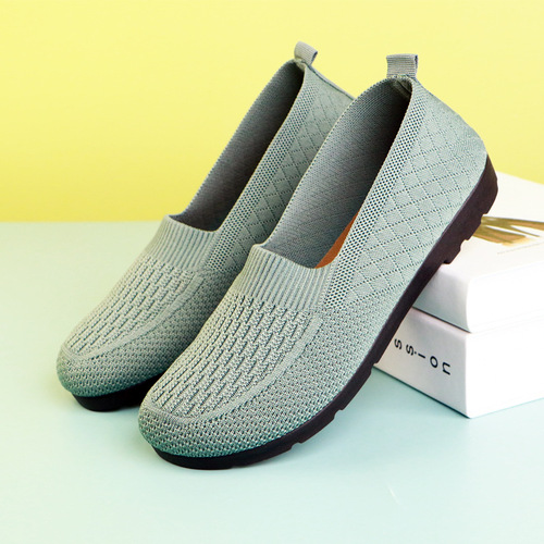 Women's Spring and Summer Old Beijing Cloth Shoes Slip-on Soft Sole Anti-slip Breathable Lightweight Shoes Flyknit Face Mother Shoes Breathable Comfortable