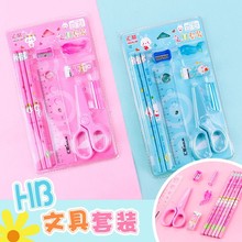 �R���ľ����bС�W���к�Ů���Y�а��b�_�W���׃��@��һ�YƷٛ�͹P