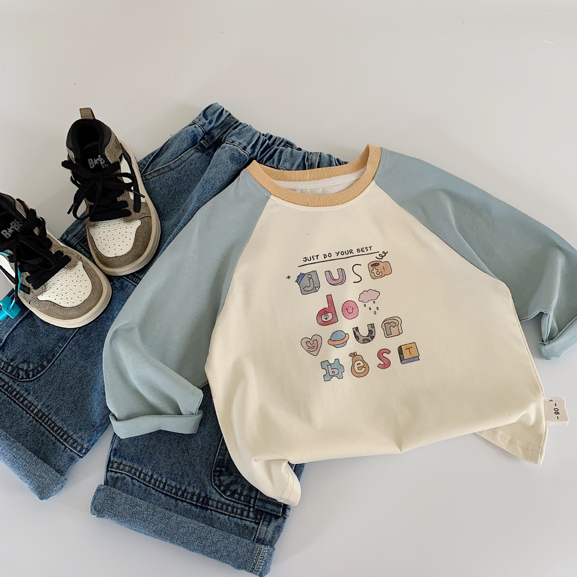 Camiseta para niños Maibao 2025 otoño nuevo estilo para niños y niñas manga raglán de dibujos animados camisa de fondo jersey para bebés marea t