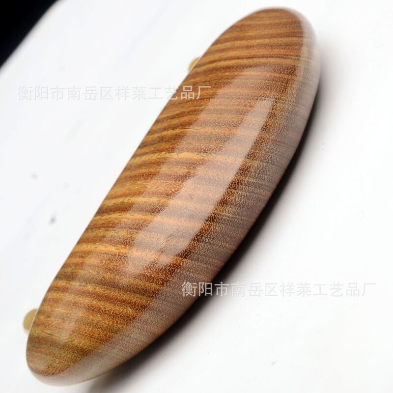 緑檀は羊の角に歯を挿して、太い歯を櫛にして、白檀の香を櫛にして、巻き髪をAMS-T6て、歯をマッサージします。|undefined