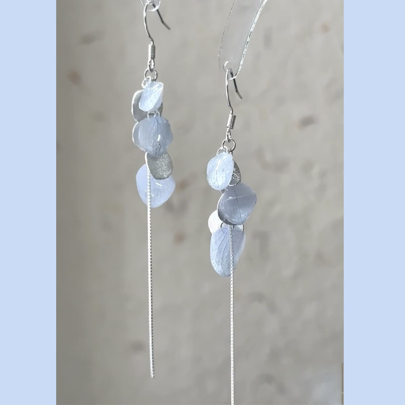 B형 블루 꽃잎 태슬 귀걸이