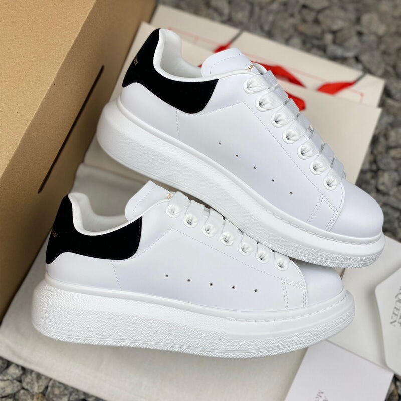 Putian Shoes High-End Version Mcqueen White Sneakers Unisex Casual Versatile Platform Shoes Height-Increasing Thick-Soled Sports Sneakers Putian Shoes High-End Version Mcqueen White Sneakers Unisex Casual Versatile Platform Shoes Height-Increasing Thick-Soled Sports Sneakers
