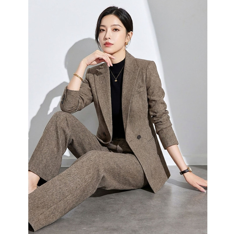 Classic Tea Brown Woolen Suit Set for Women, Professional High-End Slim-Fit Business Formal Wear with Thick Wool Classic Tea Brown Woolen Suit Set for Women, Professional High-End Slim-Fit Business Formal Wear with Thick Wool