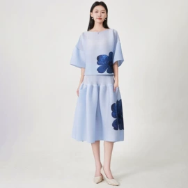 连衣裙;女式T恤;时尚休闲套装