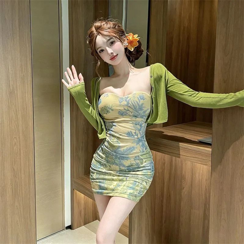 Hot girl print tube top dress, sexy slim-fit bodycon skirt, green short slimming long-sleeve cardigan, fashionable women's outfit Hot girl print tube top dress, sexy slim-fit bodycon skirt, green short slimming long-sleeve cardigan, fashionable women's outfit
