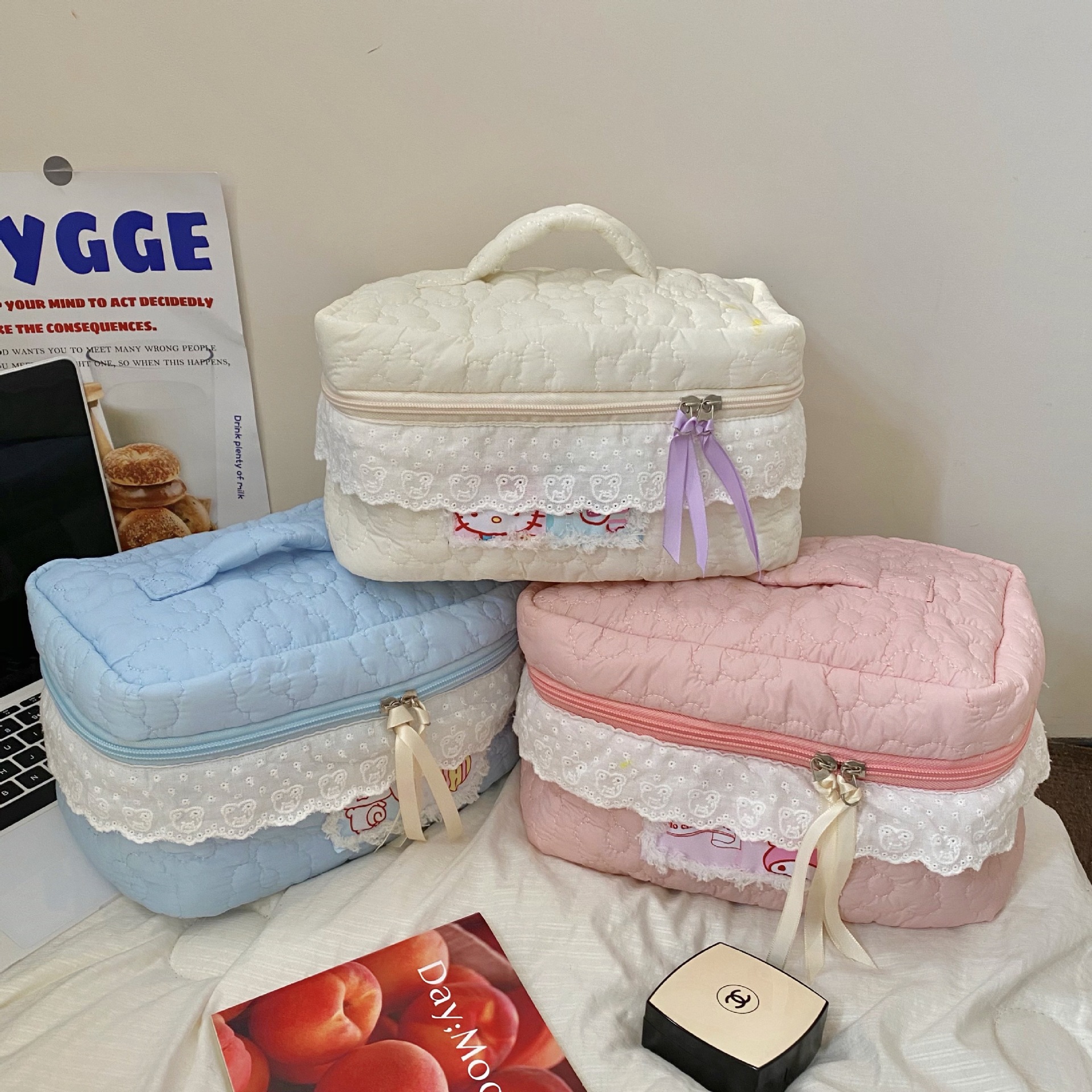 Cartoon capacious cosmetic bag