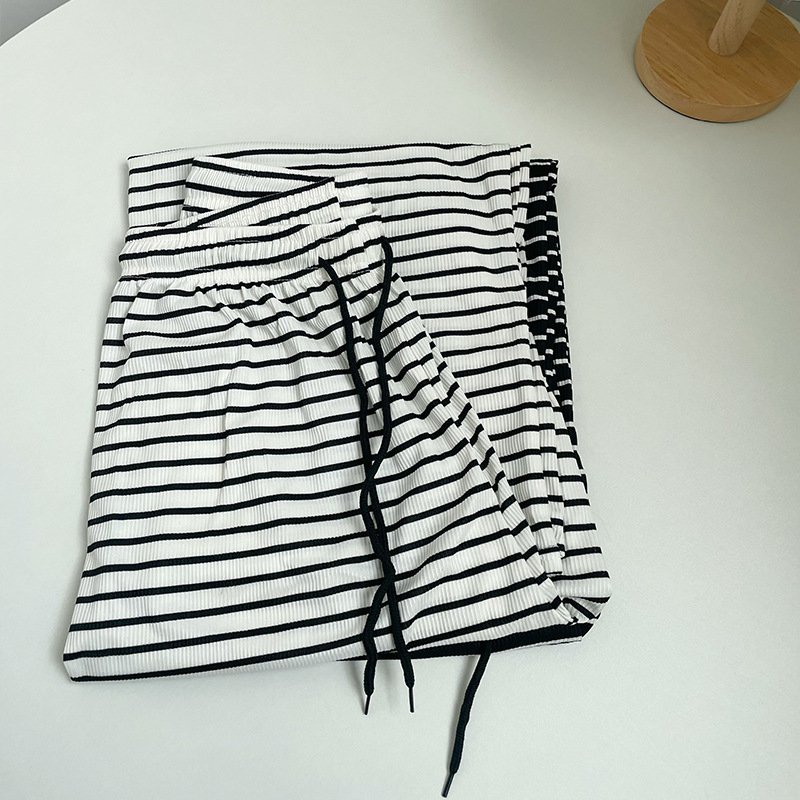 Hielo blanco y negro rayas pantalones de piernas anchas para mujeres primavera y verano delgados de cintura media y alta caída sensación de caída pantalones casuales