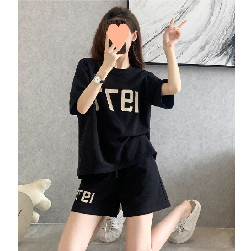 검은색
