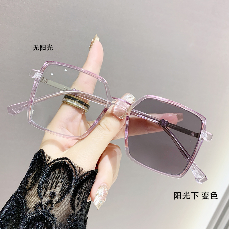 Fashionable three -dimensional butterfly light color changing square…