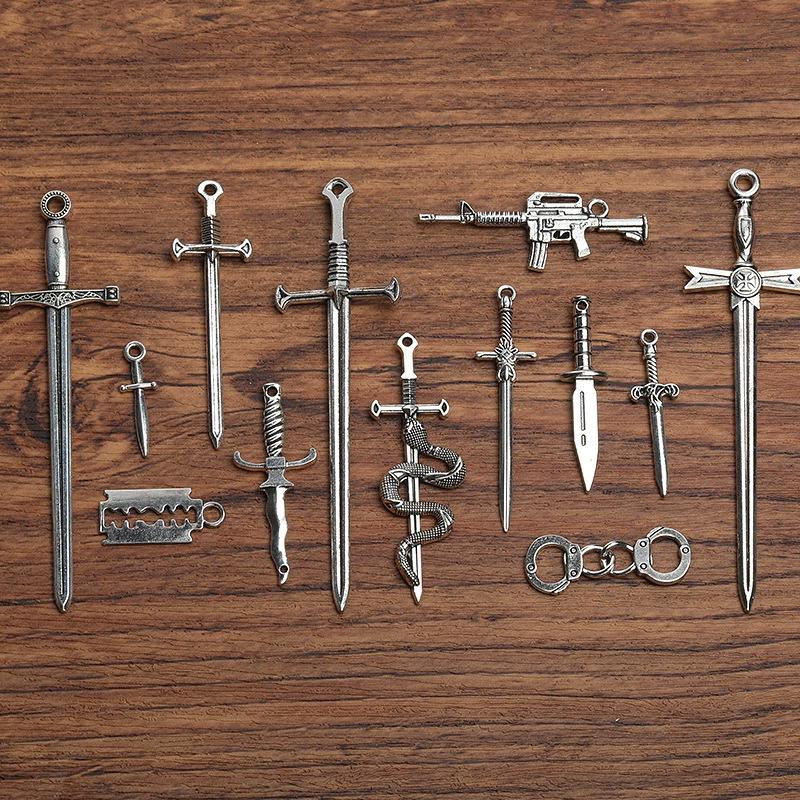 DIY ретро ювелирные аксессуары из цинкового сплава, нож, кинжал, кулон, подходит для ручной работы, прямые продажи с фабрики A800557