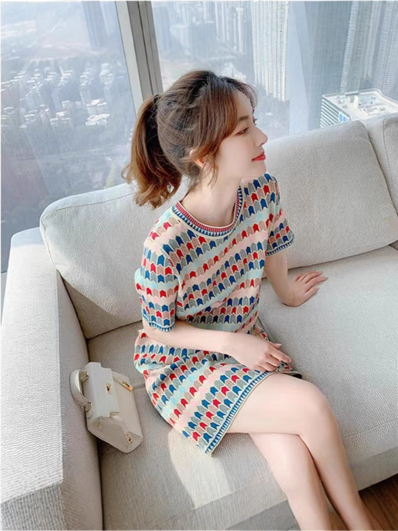 Đầm suông nữ midi họa tiết hoa in phong cách Pháp tình đầu — màu sắc