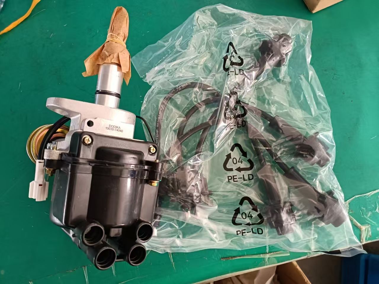 Ignition distributor 19030-73040 1903073040 19030-74040 1903074040
