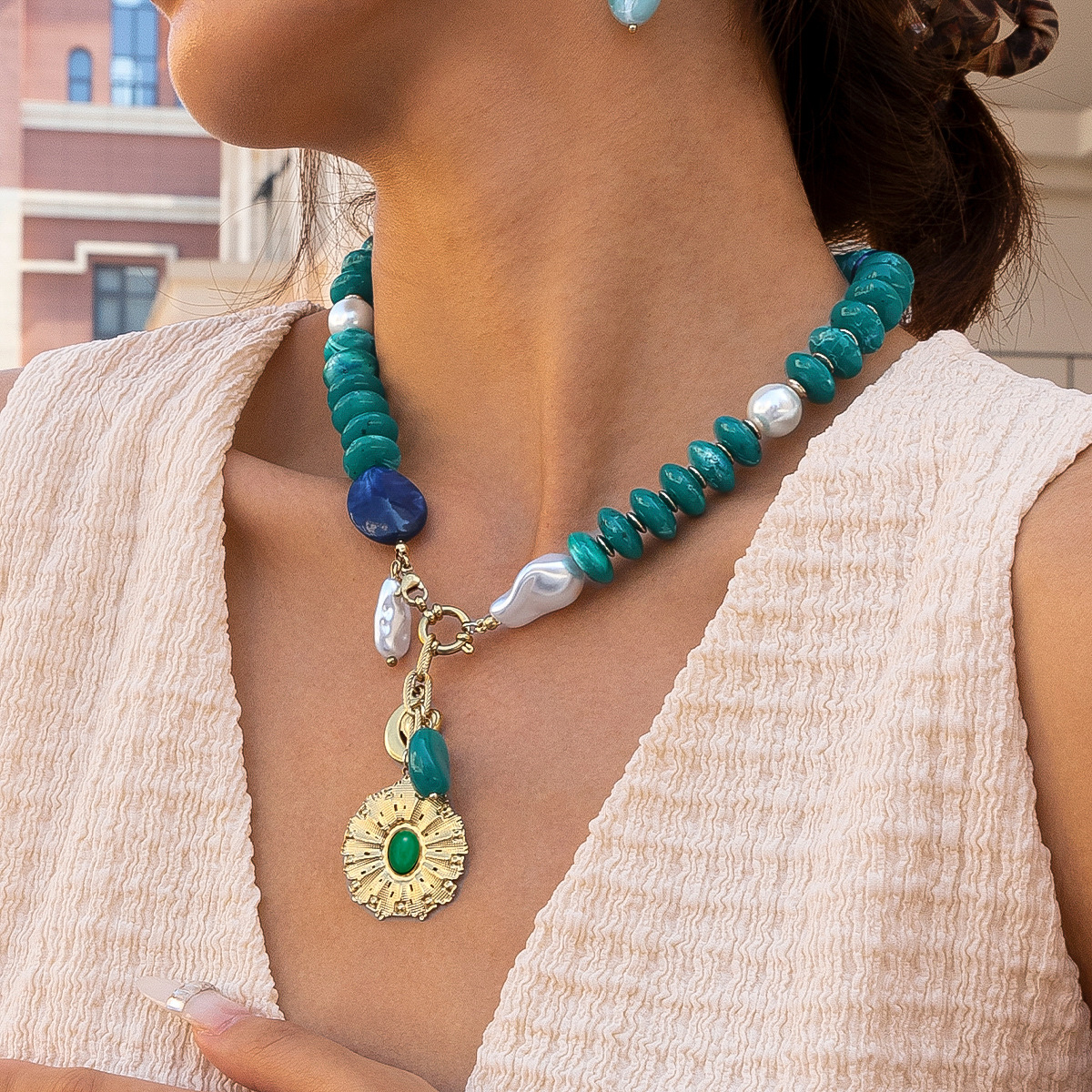 Collar de acero inoxidable de titanio no se desvanece, collar de acrílico verde universal para mujeres no se desvanece