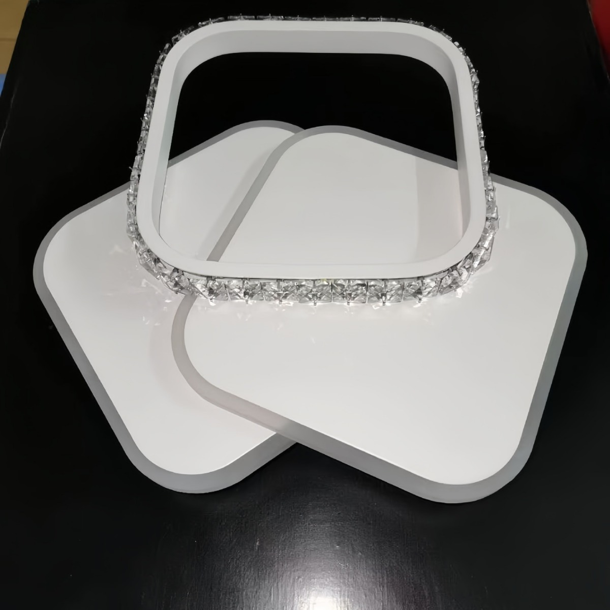 Simple nuevo fondo de pared escalera de aluminio moderno Zhongshan lámpara de cristal lámpara de pared de pasillo creativa lámpara de pared lámpara de pared