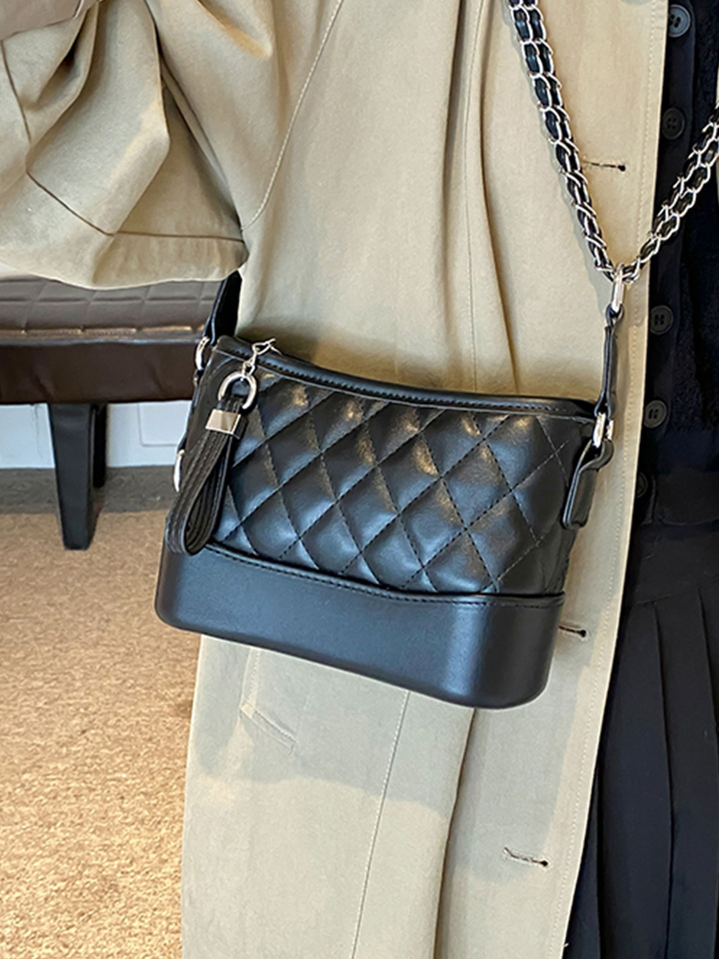 2025 otoño popular bolsas de mujer coreanas versátiles otoño nueva moda cadena de diamante empalme de hombro de moda