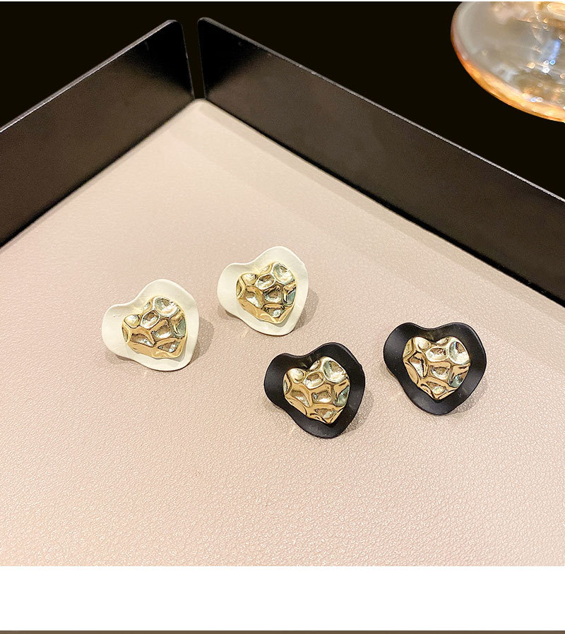 1 Pair Fashion Heart Shape Alloy Spray Paint Women's Ear Studs display picture 2