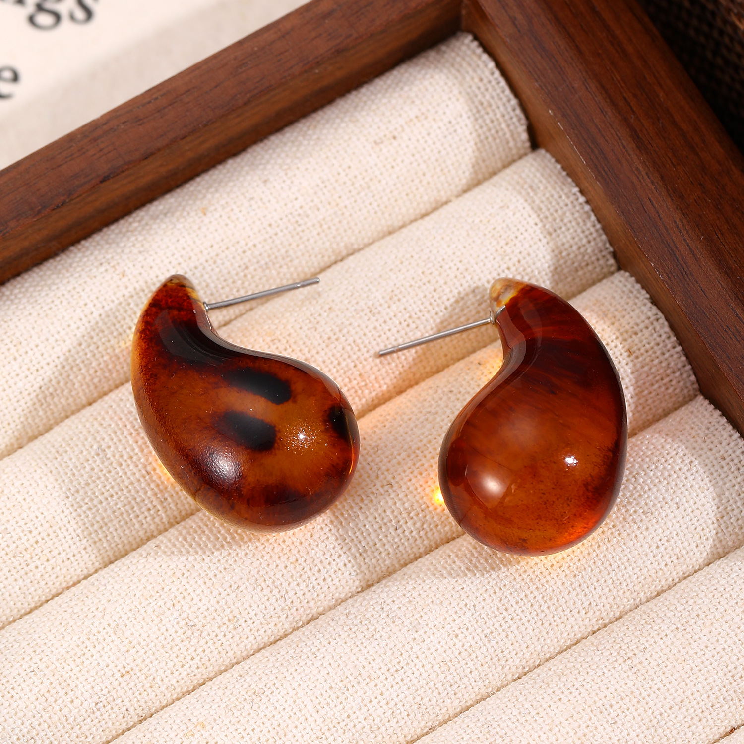 Plating Design 1 Pair Vintage Style Classic Style C Shape Geometric Leopard Plating Arylic Resin Ear Studs
