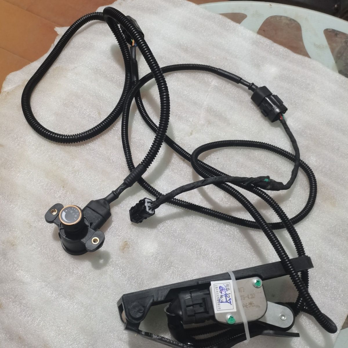 雷沃欧豹电子手脚联动油门,原车拉线改电子油门铂金斯