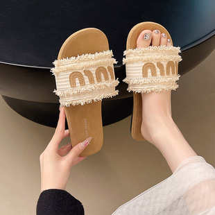 �ļ��¿�С���Lƽ�����m�ٴ�һ����2026�⴩�r����ĸɳ������ЬŮ