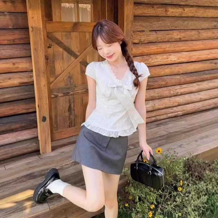 Lace V-Neck Striped Short-Sleeve Shirt for Women, Summer Slim-Fit Short Commuter Blouse with Bow