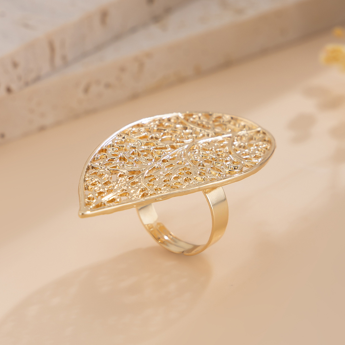 20g Weight Artificial Pearls Inlay Material Open Rings Classification 1 Piece Quantity Banquet, Travel, Selfie Occasion Alloy Material Leaf Pattern Women's Gender Plating Design Elegant, Lady, Simple Style Style Elegant Lady Simple Style Leaf Alloy Plating Imitation Pearl Women's Open Rings 10