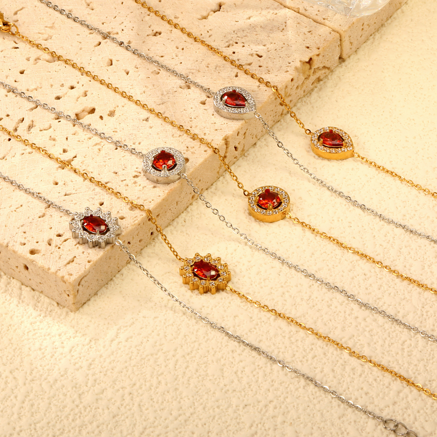 fashionable elegant universal bracelet with zircon