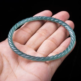 翡翠项饰;天然玉石项饰;翡翠手饰