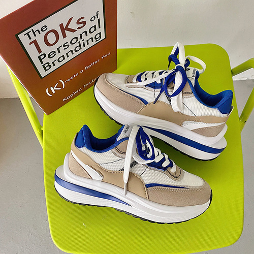 Niche trendy shoes for men and women, chic Klein blue waffle sneakers for couples, Hong Kong style street photography, lightweight Forrest Gump running shoes