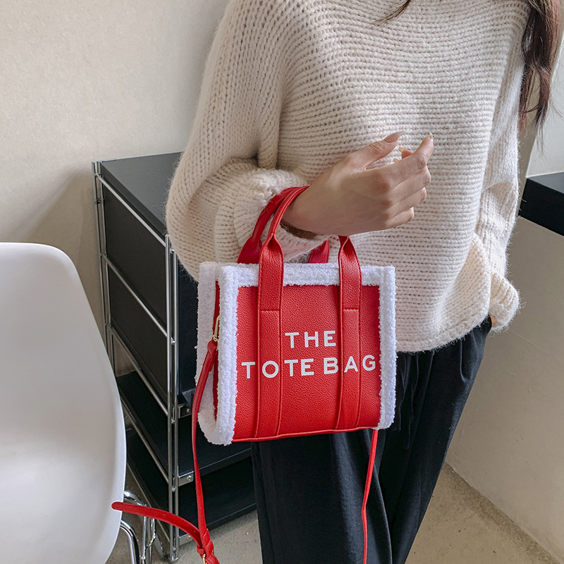 Mini bolso de mano portátil de lana de cordero para mujeres 2023 nuevo estilo coreano de moda de alta calidad bolsa de mensajero del hombro