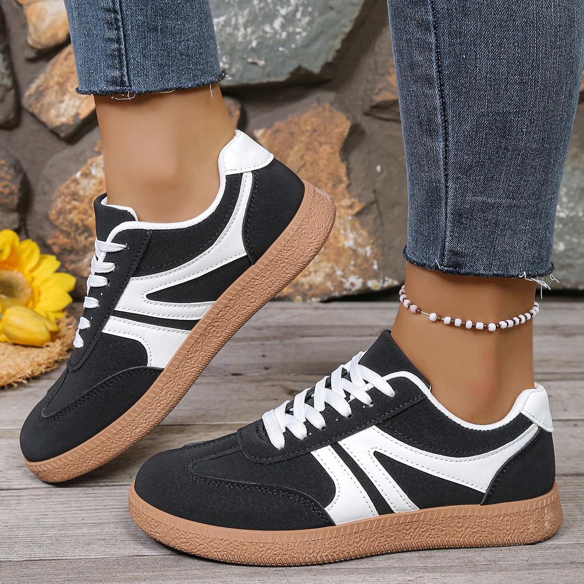 Cross-Border Large Size White Shoes for Women 2025 New Retro Casual Foreign Trade Fashion Round Toe Sports Thick-Soled Sneakers Wholesale