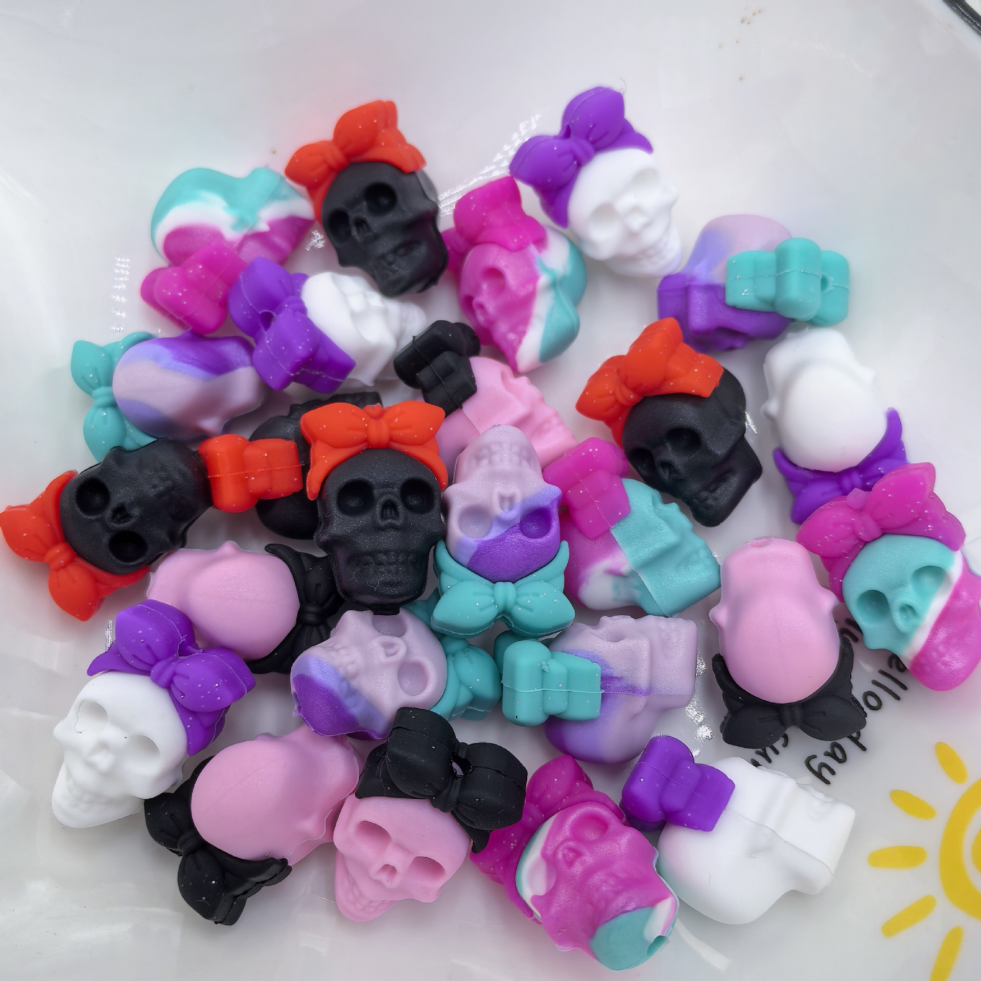 Cross-Border Hot-Selling New 3D Bowknot Skull Silicone Mold, Factory Wholesale In-Stock DIY Silicone Cartoon Mold