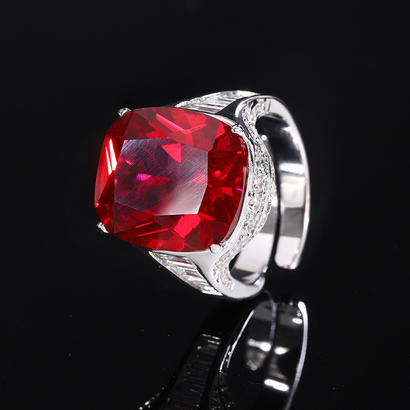 2024 Zhuangshengsheng Jewelry Fondo de cobre chapado en oro simulación de moda retro corindón gordo anillo cuadrado femenino 14*16 al por mayor