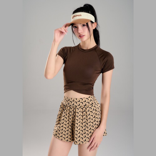 Special offer clearance sale, no returns or exchanges. Women's dress-style one-piece swimsuit, belly-covering, slimming, pure and desirable style, student-friendly, for hot spring resort vacation wholesale.