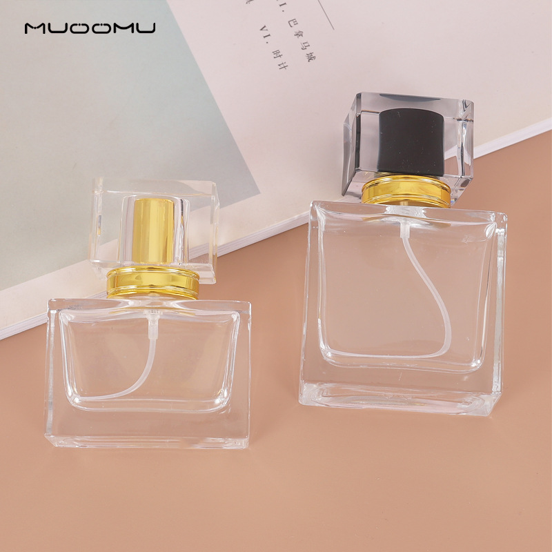 透明玻璃香水分装瓶30ml/50ml细腻喷雾瓶厚底香氛瓶工厂批发供应