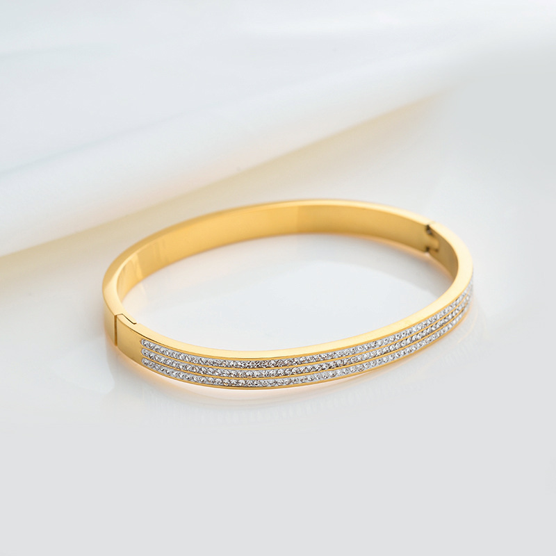 Brazalete de diamantes de acero de titanio femenino no se desvanece, personalidad de pulsera de estrella universal de moda coreana.