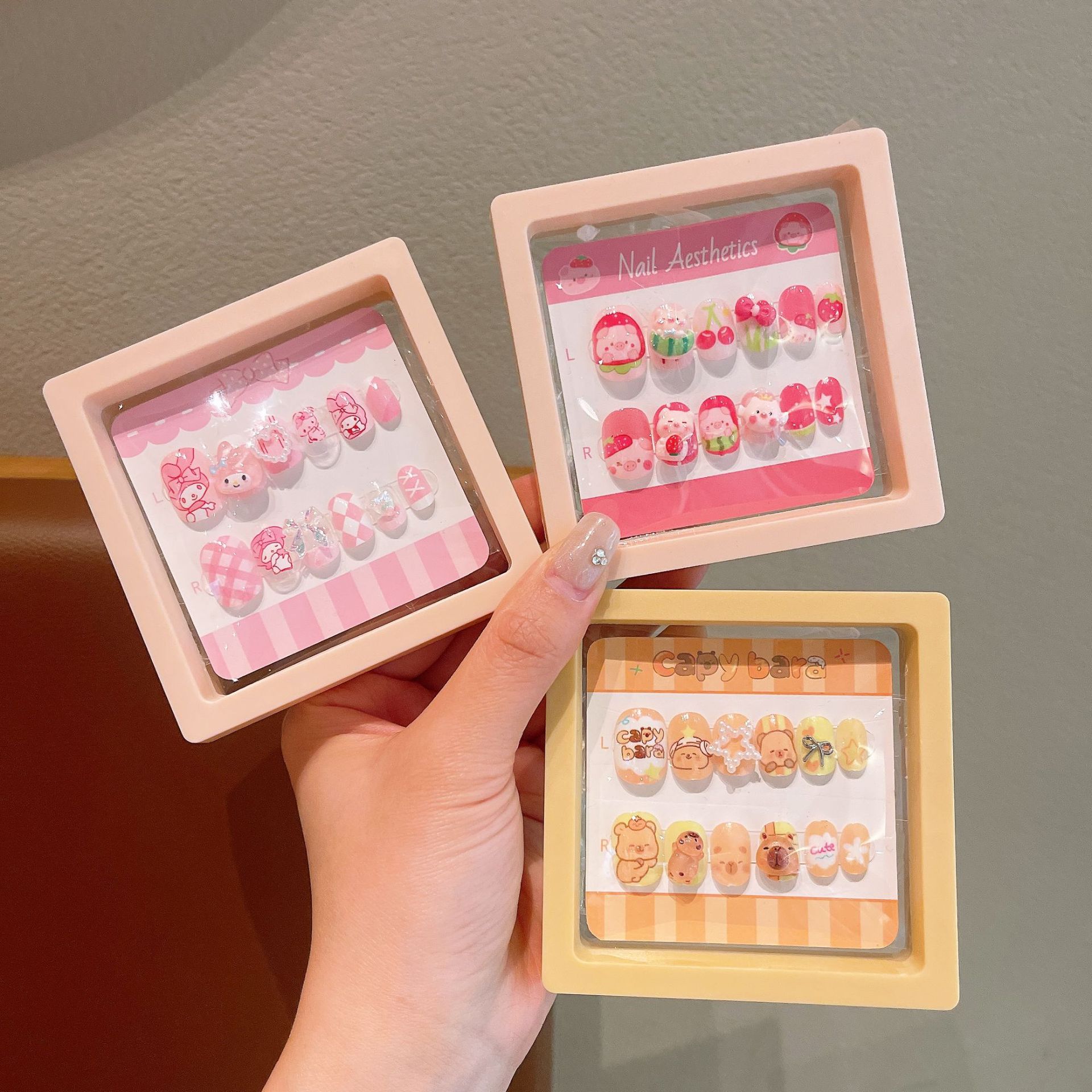Uñas postizas removibles para niñas, en caja, con diseños de dibujos animados, pegatinas de uñas exquisitas, piezas de uñas.
