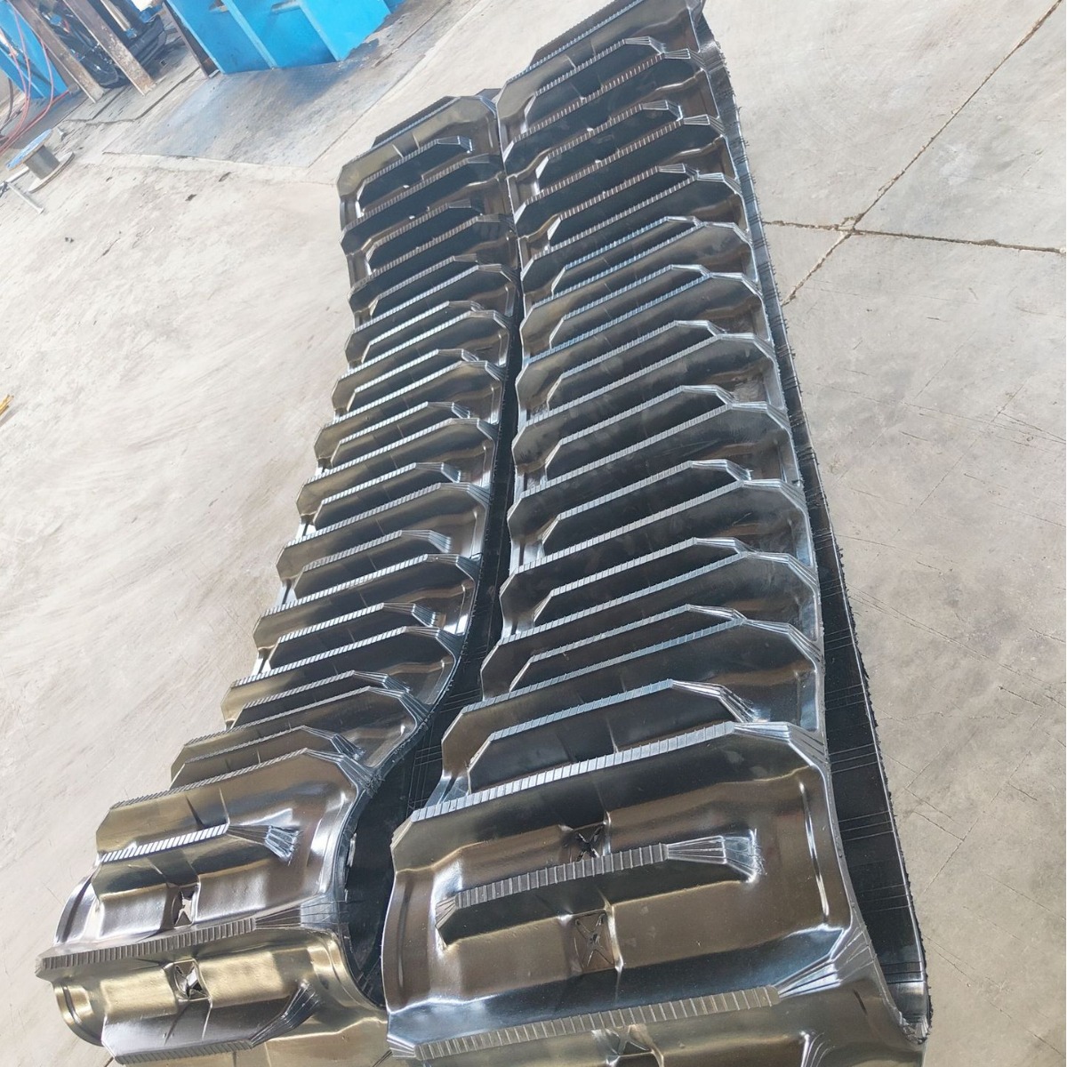 全地形液压行走式小型橡胶履带 农机工程机械钢制链轨橡胶履带