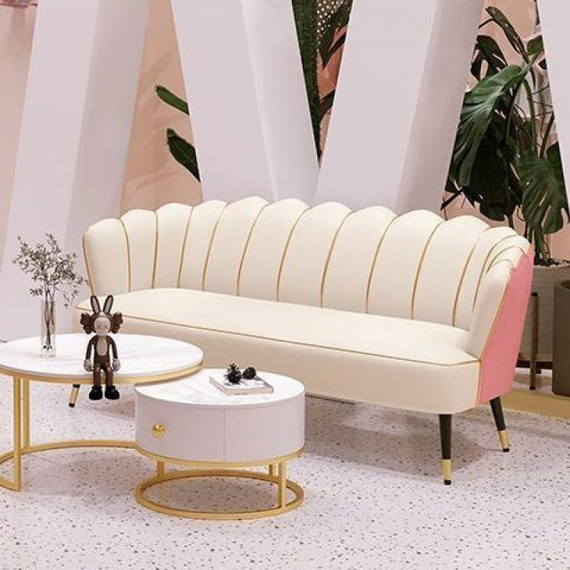 핑크와 오프화이트 [고양이 긁힌 피부]