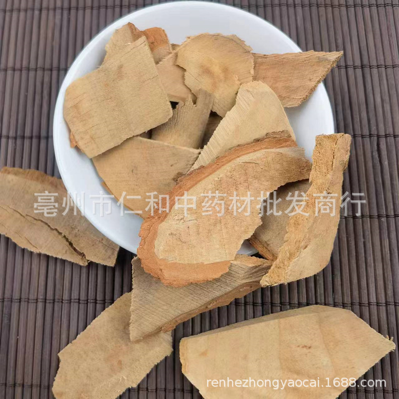 Dried Camphor Wood Pieces Zhang Mu Aromatic Natural Wood Chunks for Storage and Home Use key features