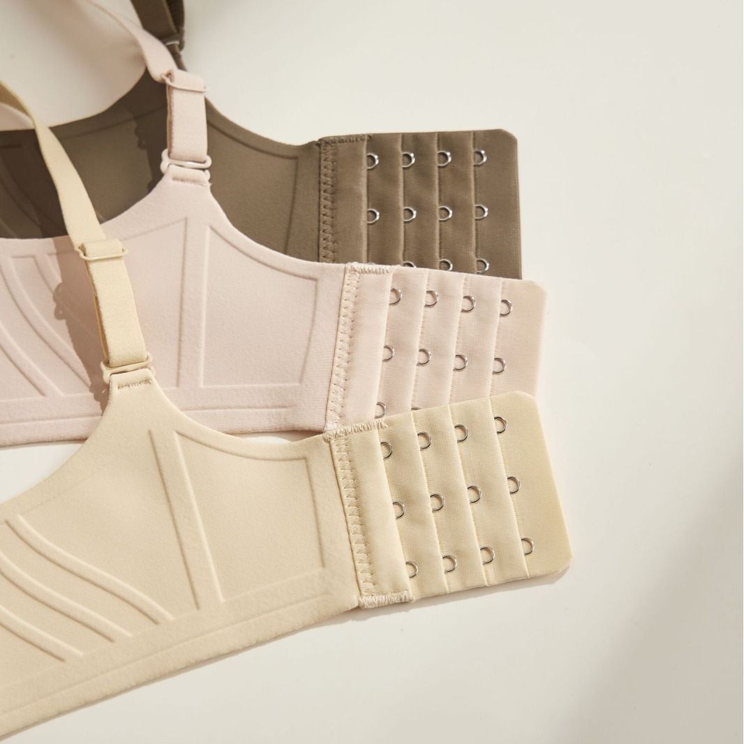 Ventas directas de fábrica comercio electrónico transfronterizo Sudeste de Asia Vietnam Tailandia damas simples y cómodas sujetador de colección lateral sin costuras