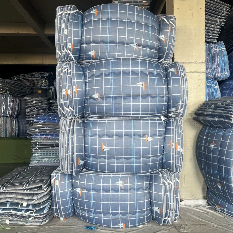 Фабрика оптовая продажа студенческого общежития матрац армейский зеленый одиночный 0,9 м мягкий матрас татами матрас раскладной матрас матрас