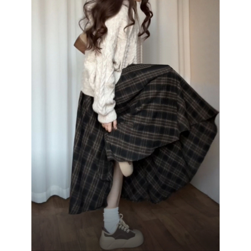 美拉德复古格子半裙大码胖mm大摆裙显瘦梨型女高腰a字半身裙子潮