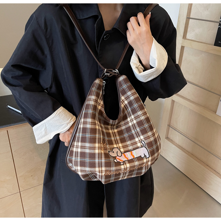 大容量日系格纹背包女2024新款时尚多用双肩包秋季百搭通勤托特包