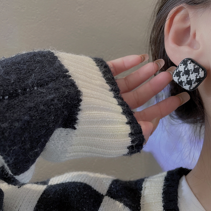 1 Pair Fashion Color Block Square Heart Shape Alloy Cloth Womenu0027S Earrings