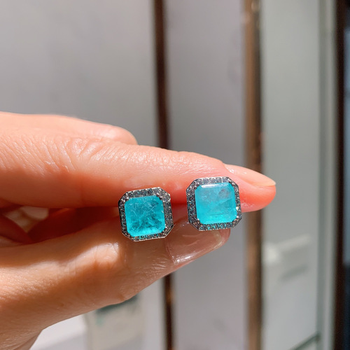 Zhuang Shengsheng Jewelry: Bestselling European & American Influencer-Approved Faux Emerald Paraíba Stud Earrings—8x8 Main Stone, Wholesale Price